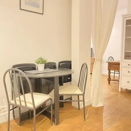 Eiffel Tower Cozy Place Apartment